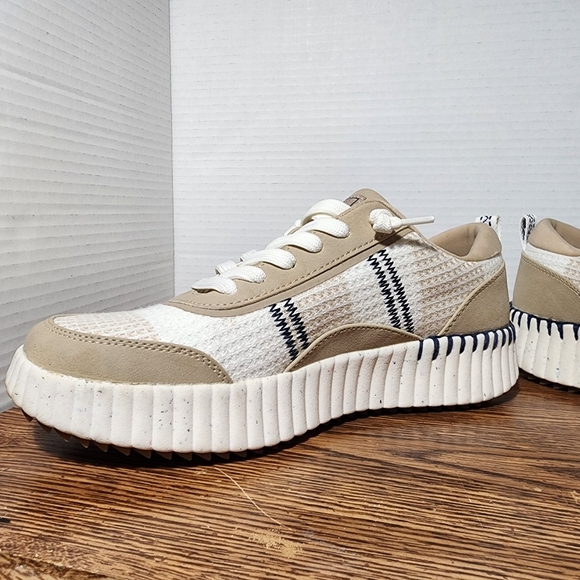 SKECHERS: BOBS Comfort Shoes - Nude - Size 8 - Excellent condition - Picture 3 of 13